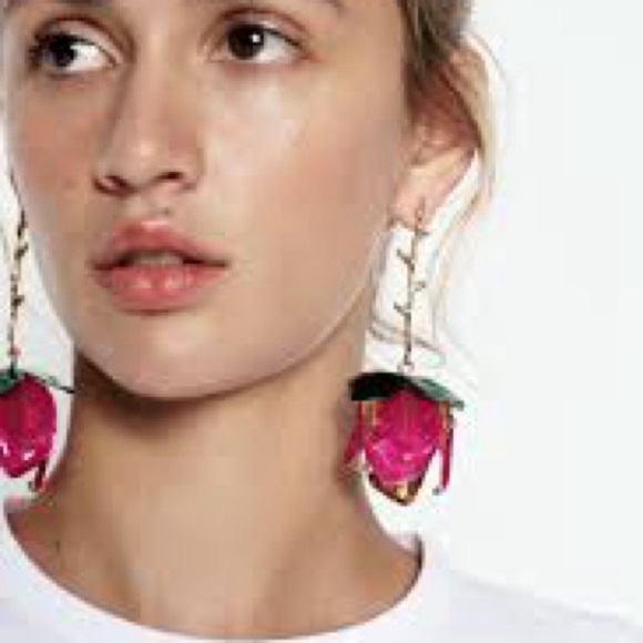 ZARA ENAMELLED FLORAL EARRINGS FUCHSIA PINK GOLDEN NWT ✨✨🎉🎉 - Picture 1 of 3